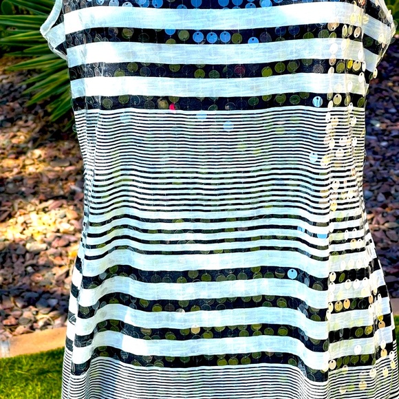 ALMOST FAMOUS DRESSY TOP - Picture 3 of 4